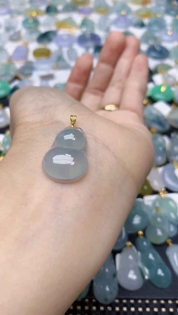 翡翠18K金镶嵌颈饰天然缅甸A货翡翠