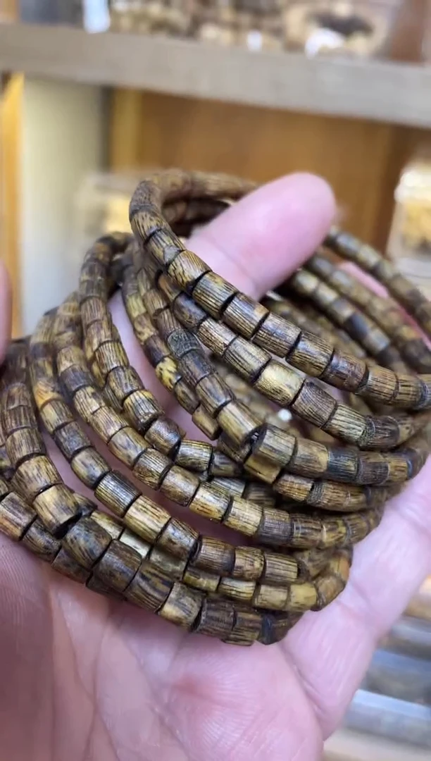 【闪购商品】沉香手串棋楠红金猊随型单圈多样性发其一