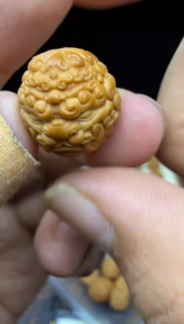 吊坠猴头核桃双面 唐狮  素