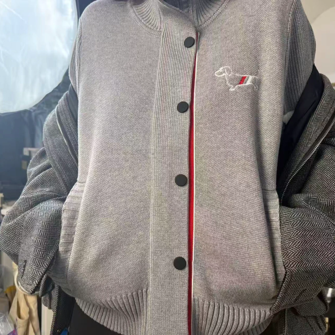 秋冬季时尚百搭灰色小狗开衫内搭外套