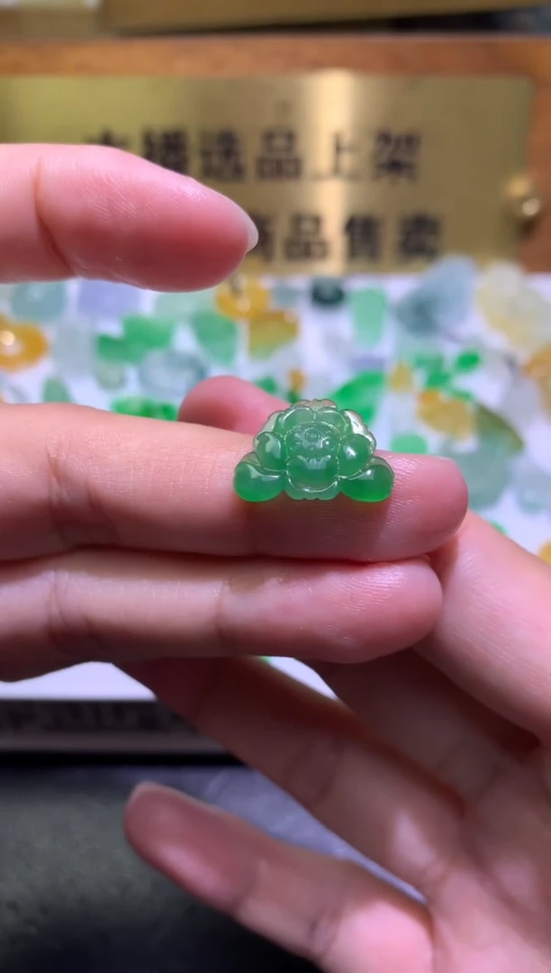 未镶嵌定制翡翠毛货