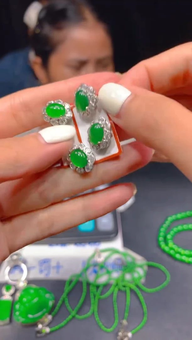 定制翡翠未镶嵌377多样性发货（发其一）