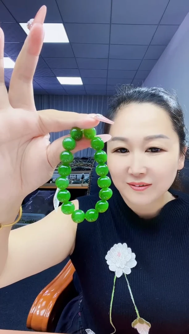 未镶嵌手串和田玉杨*蓉纯天然和田玉俄碧苹果绿12