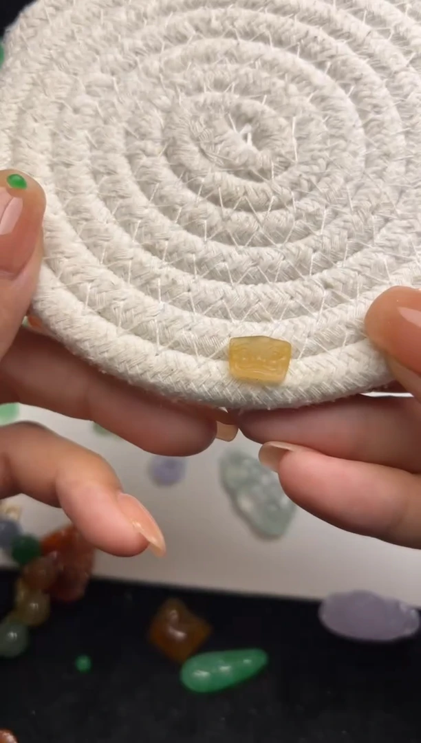 未镶嵌定制翡翠黄瑞兽面1500+150