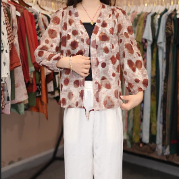 断码 雅致复古风复古红大圆点灯笼袖外套1581