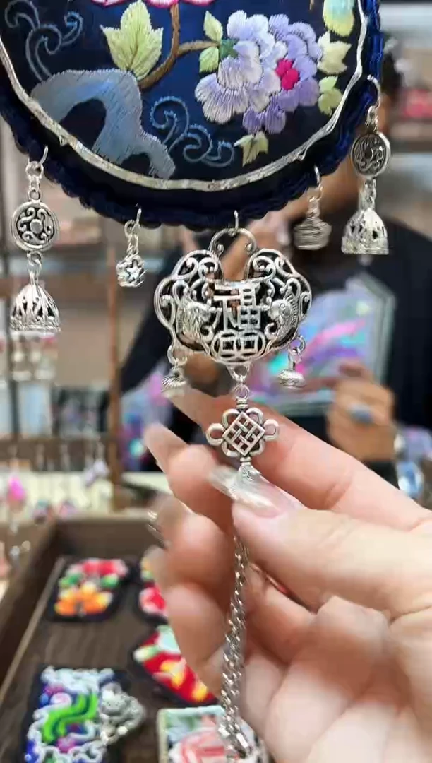 【闪购商品】织绣艺枝独秀手工饰品173