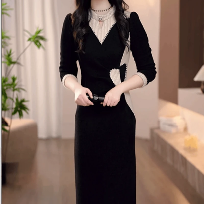 C089【连衣裙】2025冬季新款时尚米咖拼黑色设计感优雅显瘦连衣裙