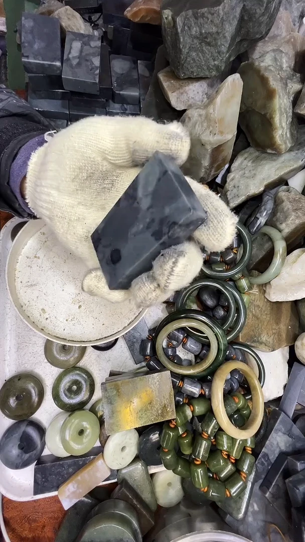 未镶嵌和田玉珠宝半成品毛料