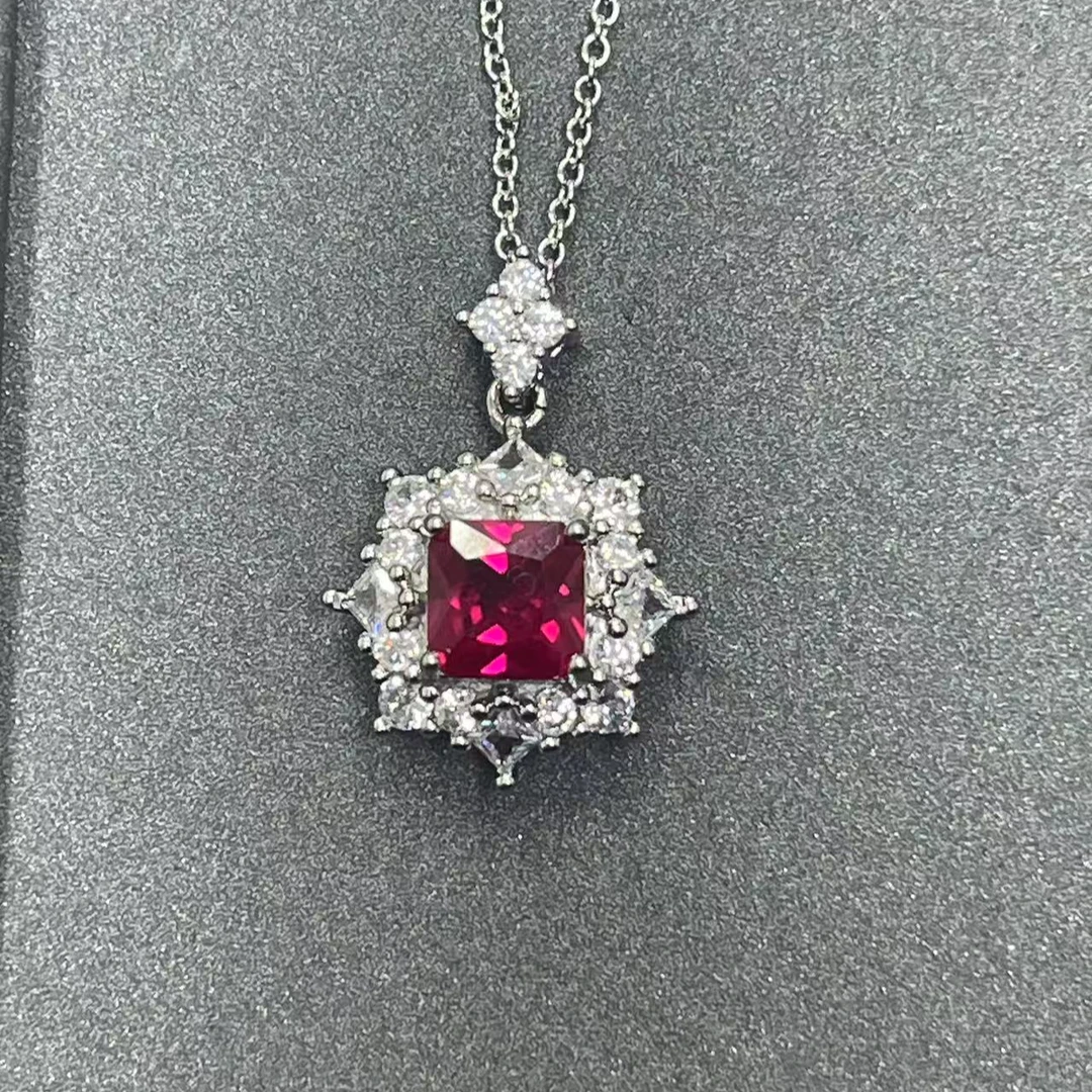 宝阁甄选红白方吊坠142