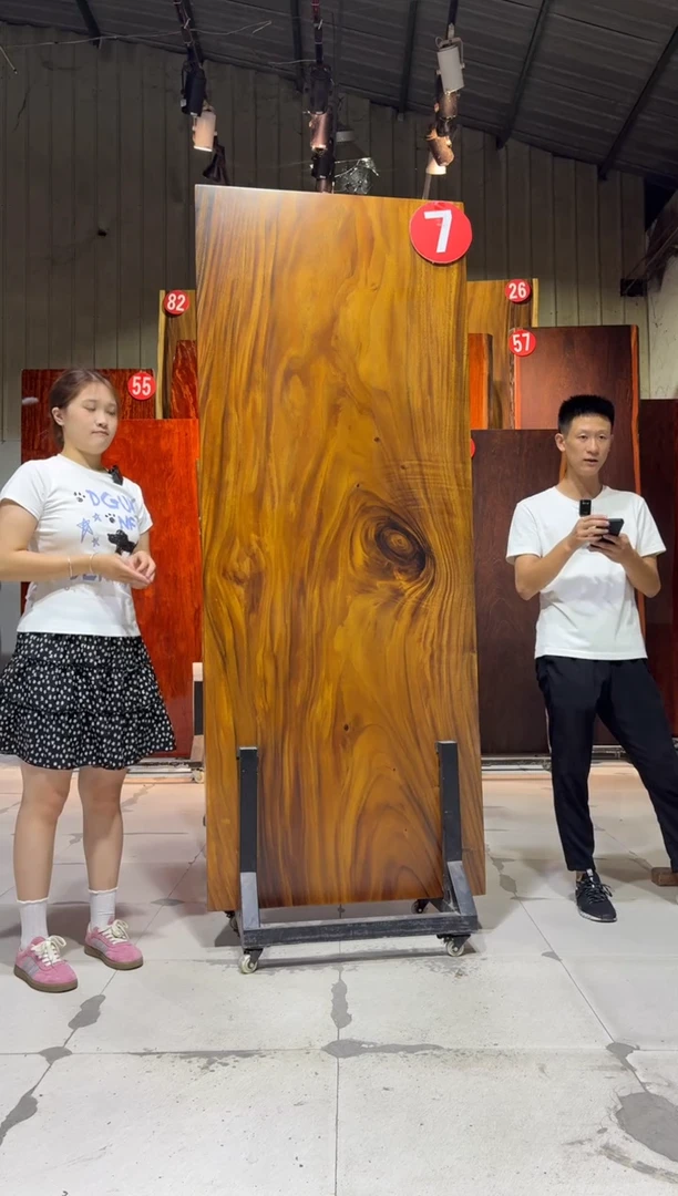 木金****司胡桃木大板尺寸：210*82*6