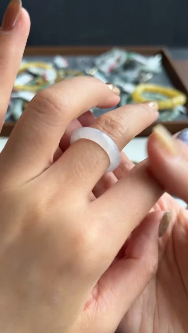 【闪购商品】翡翠吊坠(不含链)未镶嵌825号