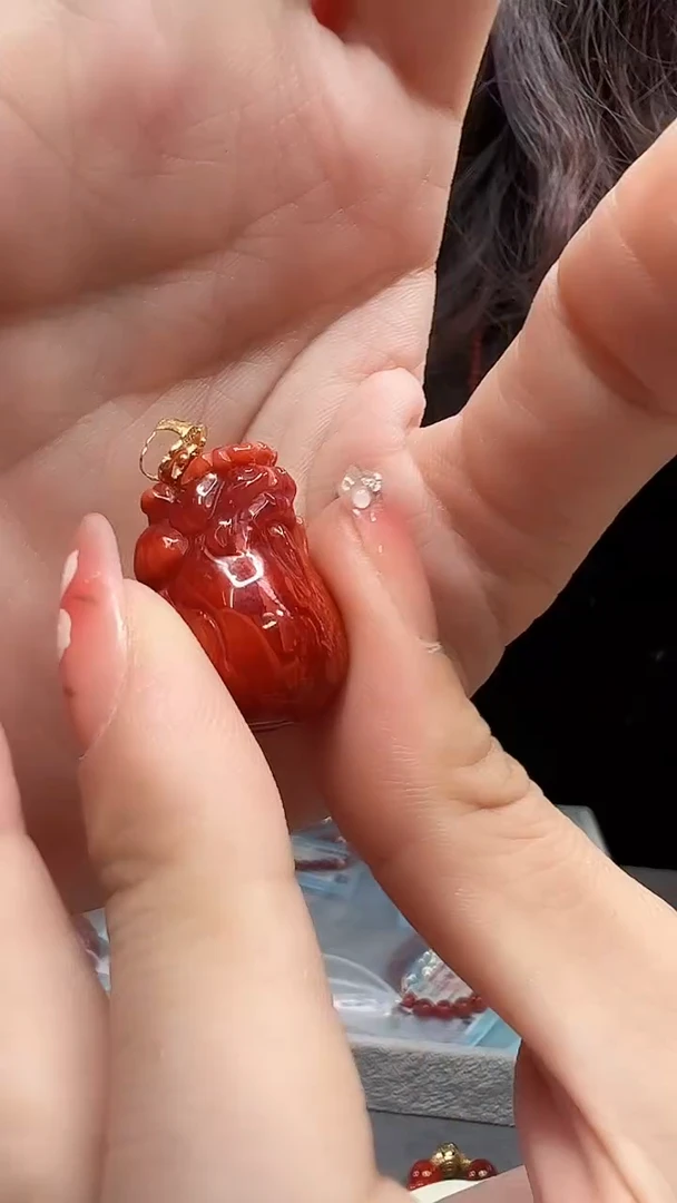 【闪购商品】南红玛瑙貔貅吊坠18K金镶嵌/YJ