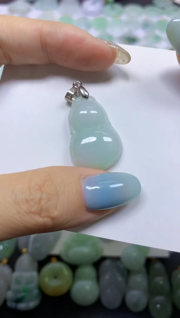 翡翠未镶嵌颈饰天然翡翠A货