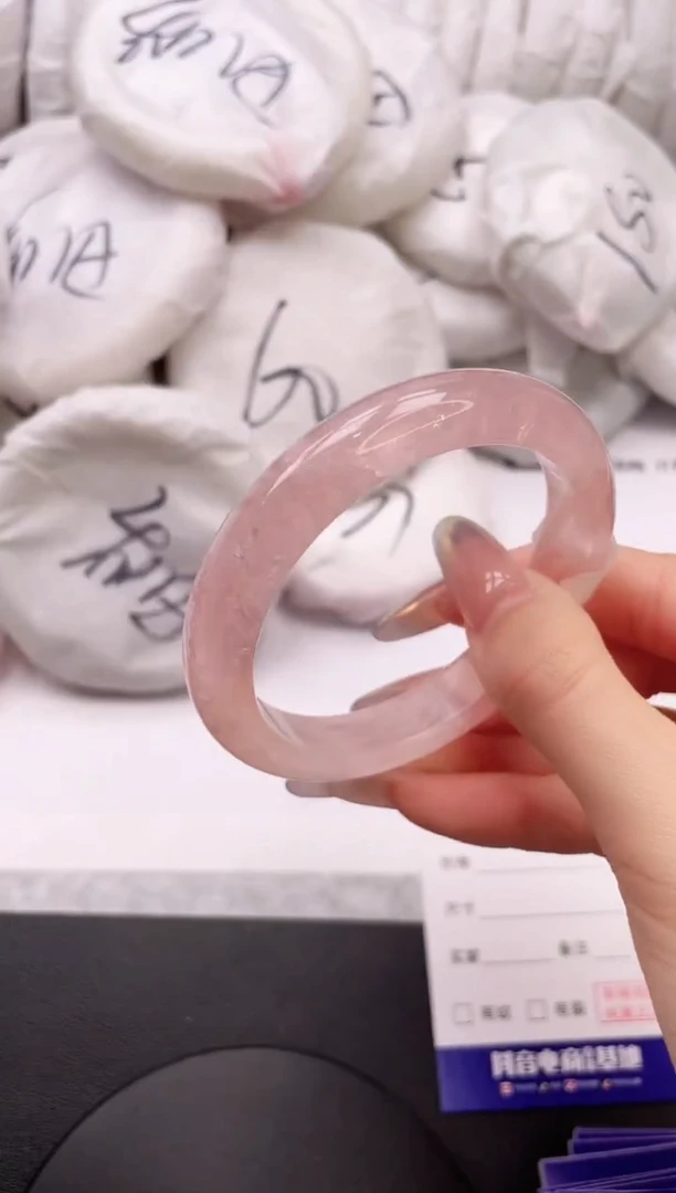 【闪购商品】石英质玉手镯未镶嵌26K45-55