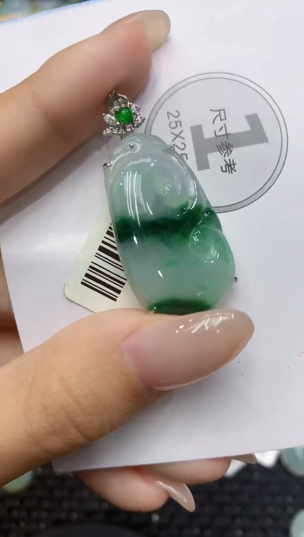 翡翠18K金镶嵌颈饰111111111111