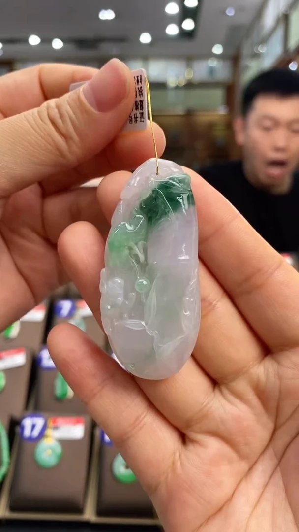 翡翠未镶嵌颈饰竹节