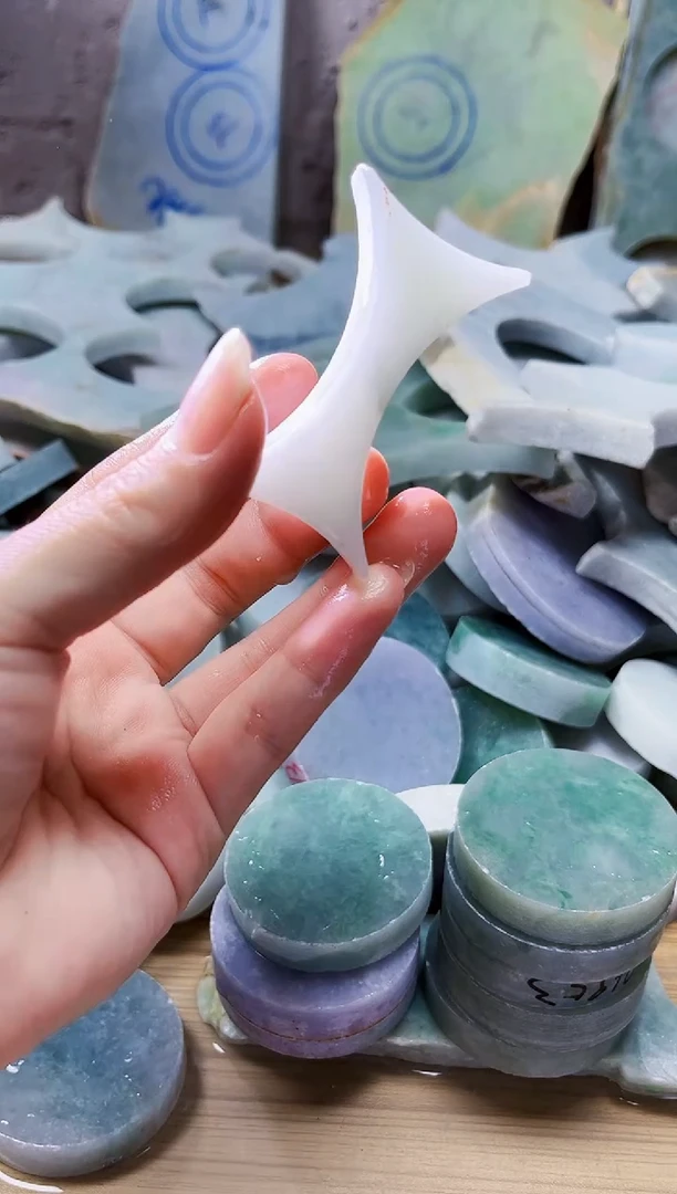 颈饰未镶嵌翡翠天然翡翠A货 南 649