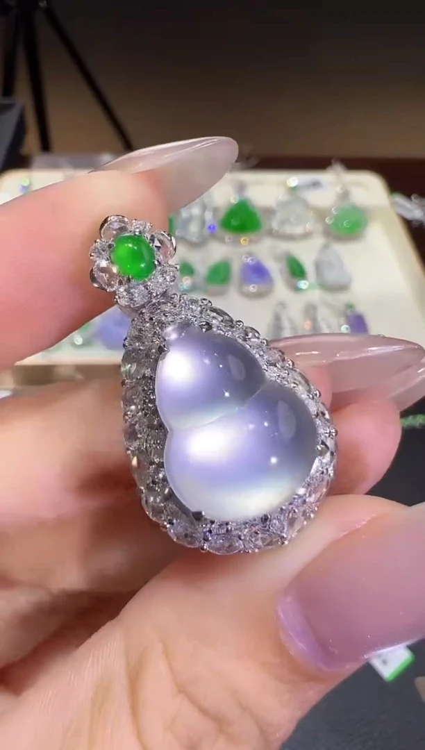 吊坠(不含链)18K金镶嵌翡翠翡翠