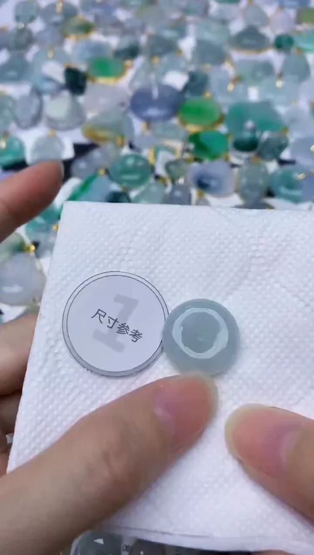 颈饰未镶嵌翡翠天然A货翡翠