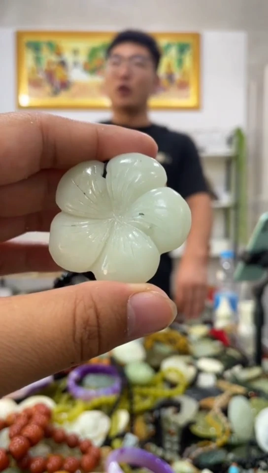 未镶嵌岫玉吊坠