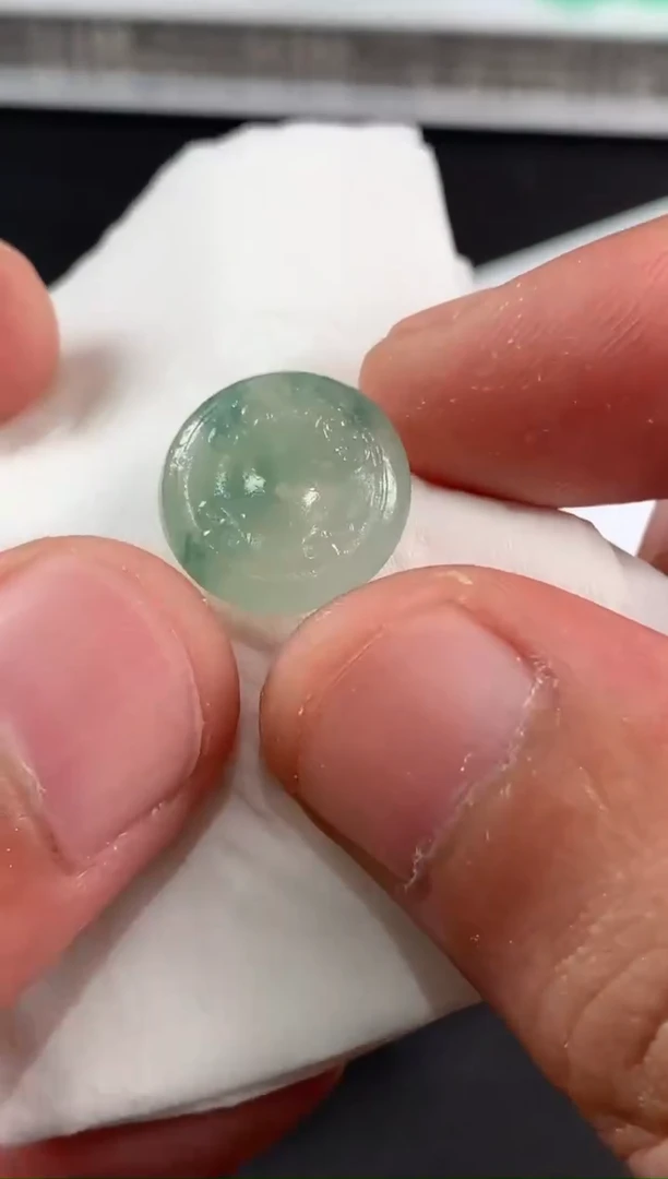 未镶嵌定制翡翠影*?翡翠