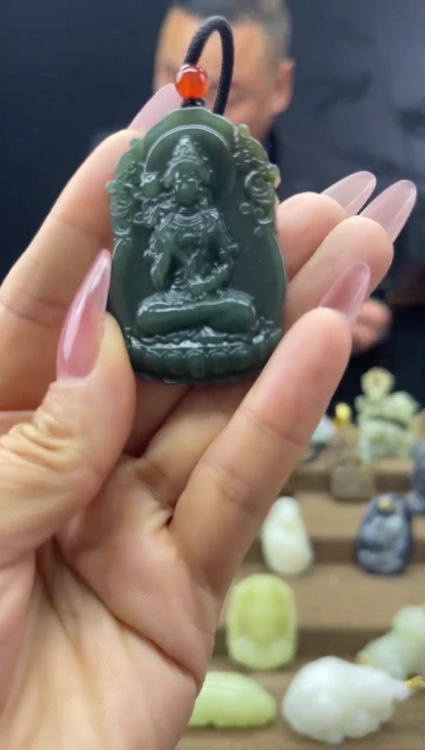 颈饰未镶嵌和田玉1