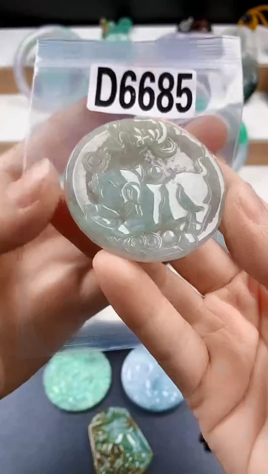 颈饰未镶嵌翡翠天然翡翠吊坠挂件