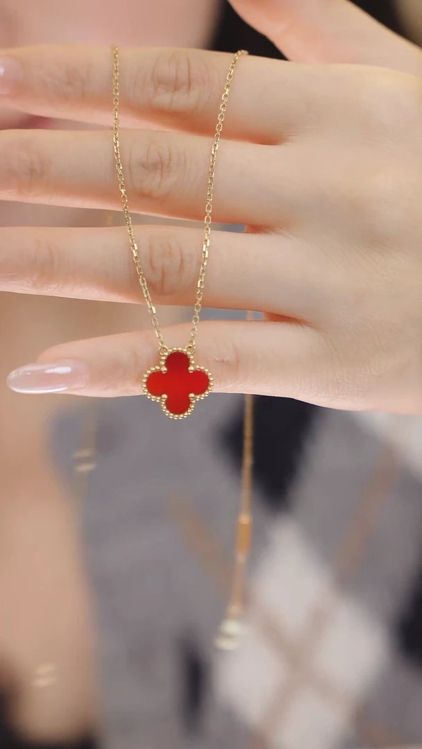 18K金镶嵌项链玛瑙/玉髓15mm红花项链