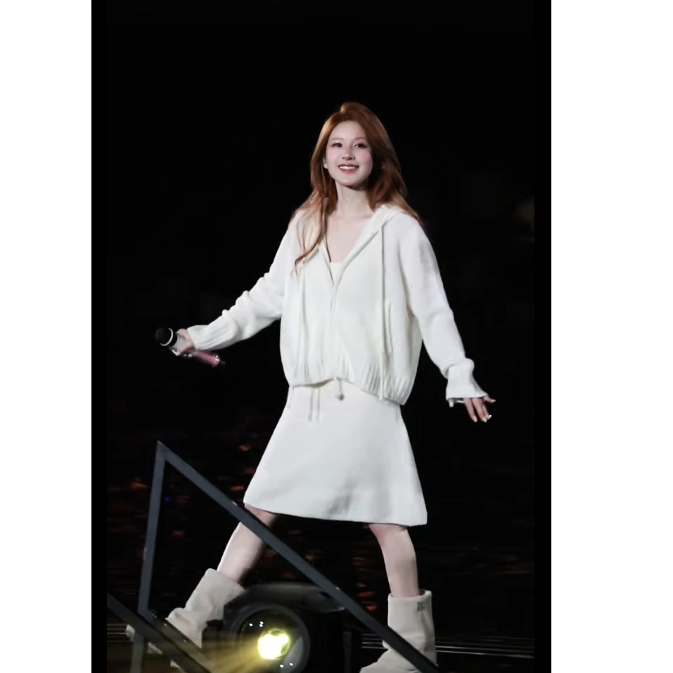 【赵露思同款】秋冬新款连帽系带拉链毛球耳朵外套配显瘦半身裙女