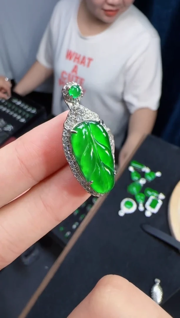 未镶嵌定制翡翠翡翠吊坠137