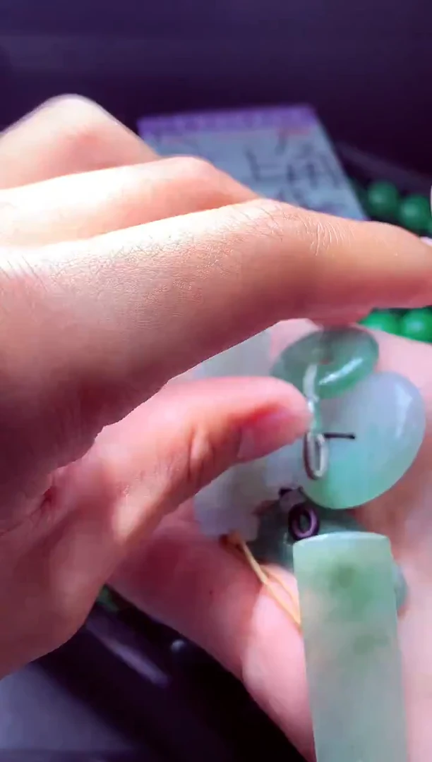 未镶嵌定制翡翠娃**?毛货翡翠定制