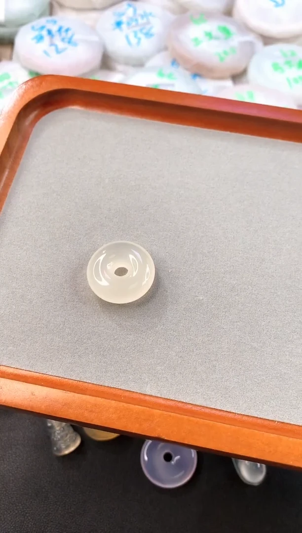 玛瑙/玉髓手镯未镶嵌玛瑙吊坠（配绳子）