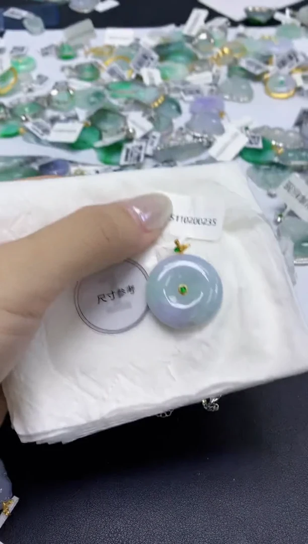 颈饰18K金镶嵌翡翠天然缅甸翡翠A货百元以上9元证书费自理