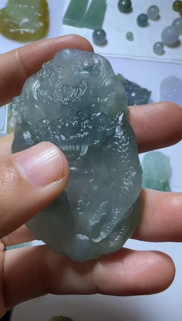 未镶嵌定制翡翠龙牌