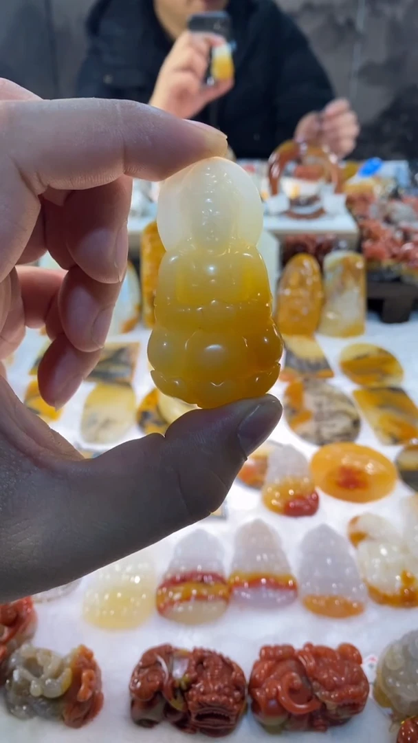 未镶嵌石英质玉挂件石英质玉挂件