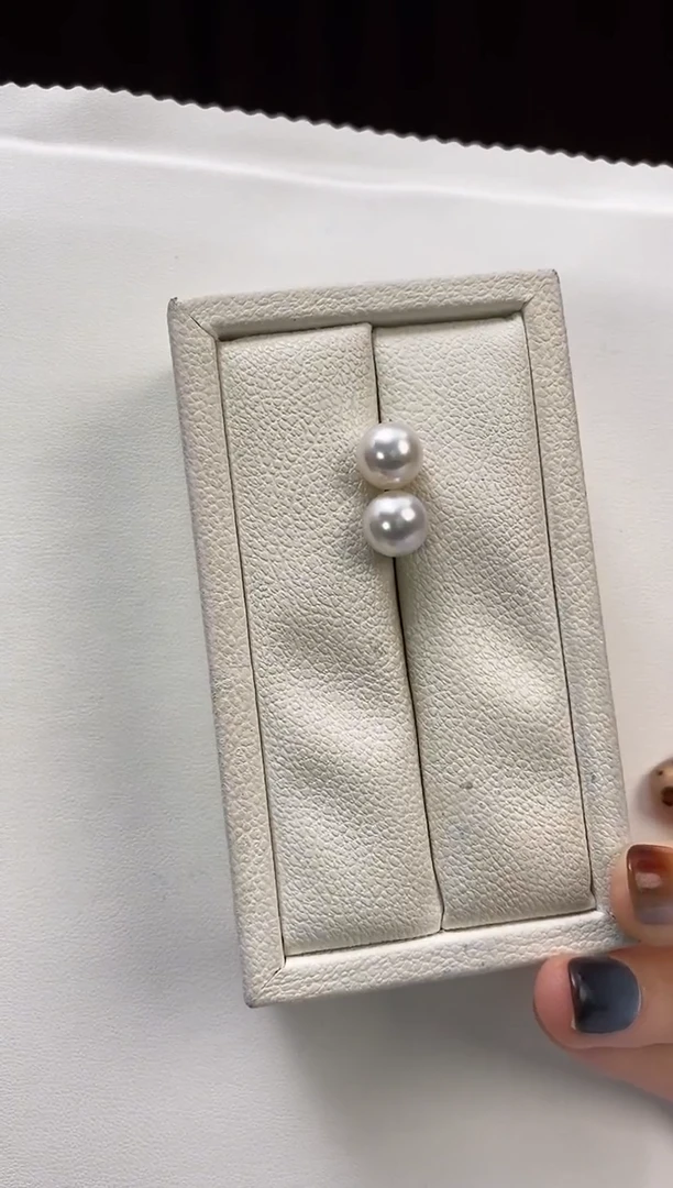 18K金镶嵌耳饰海水珍珠9-10澳白珍珠耳饰