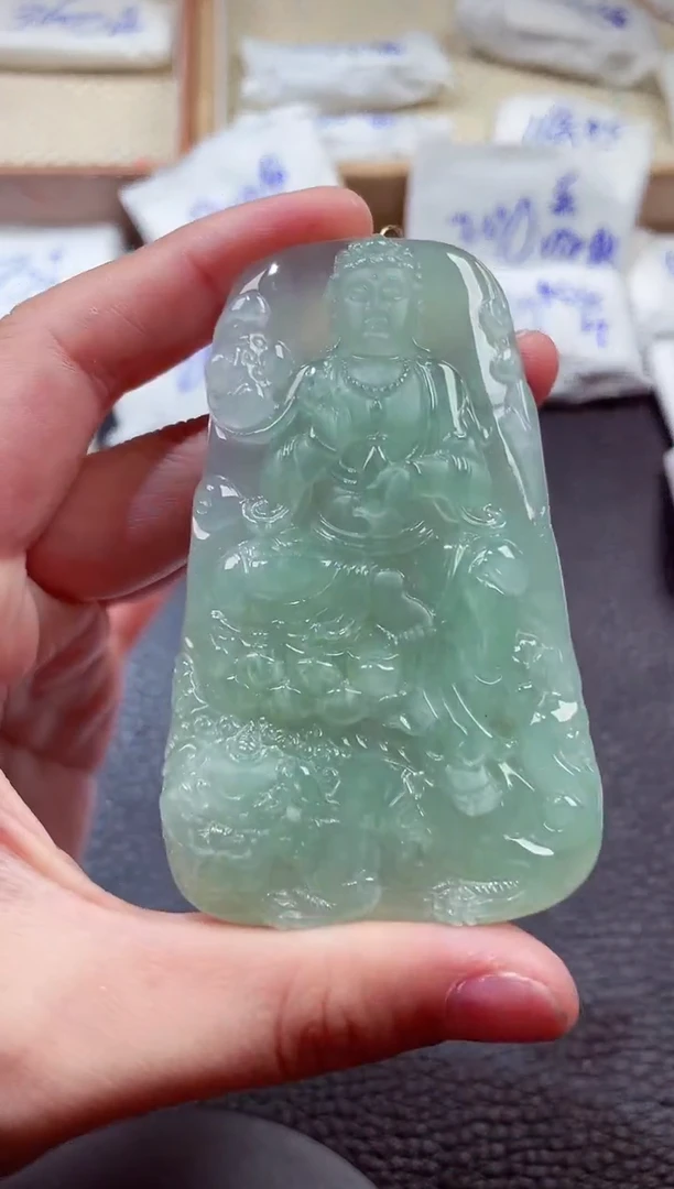 翡翠未镶嵌颈饰00009030文书