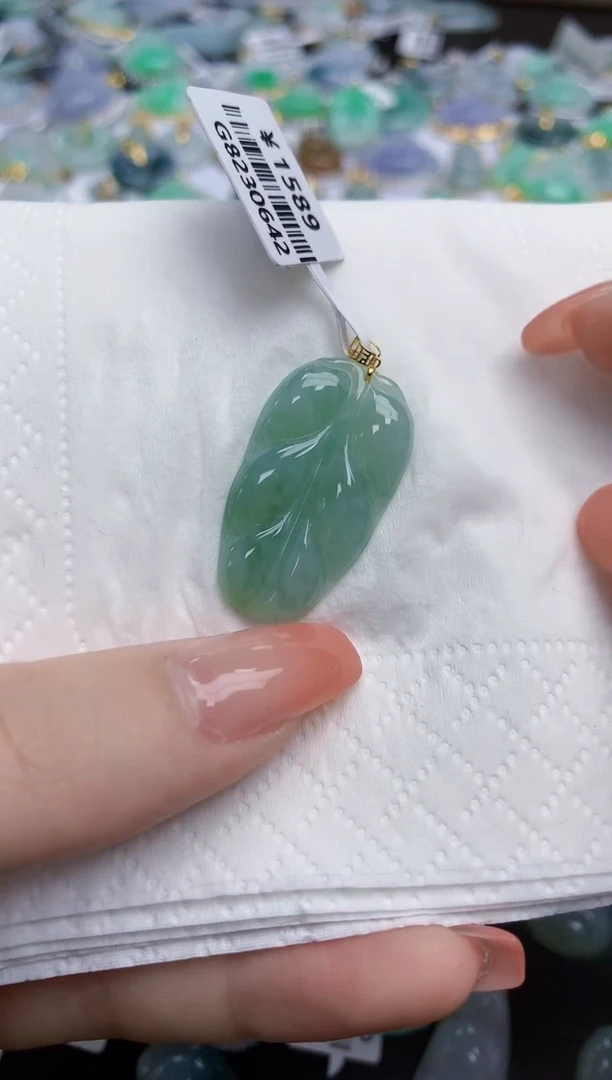 【闪购商品】翡翠颈饰18K金镶嵌天然缅甸翡翠A货