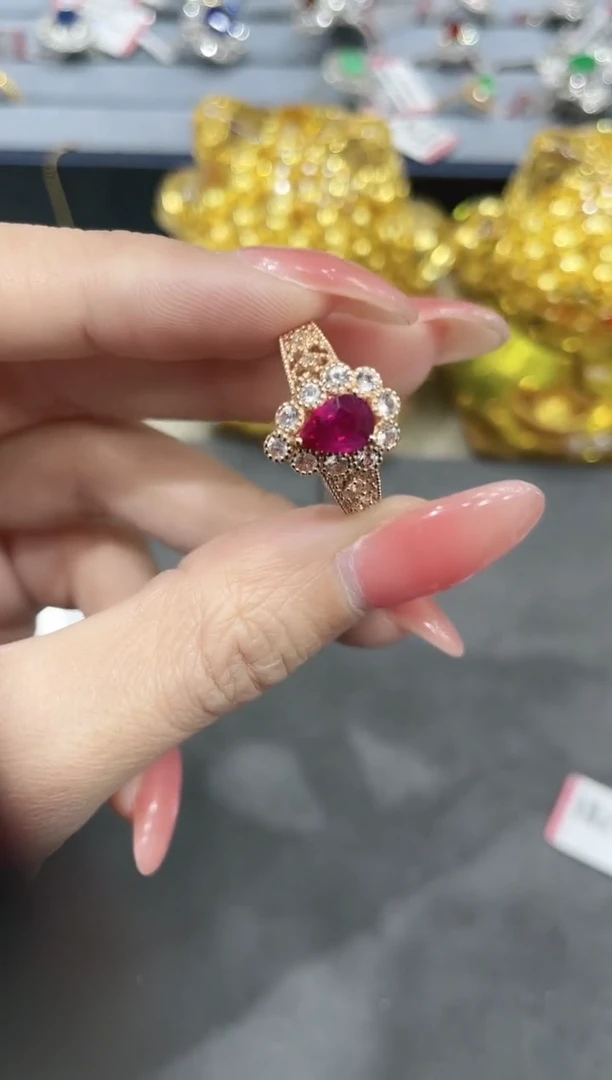 18K金镶嵌戒指红宝石戒指