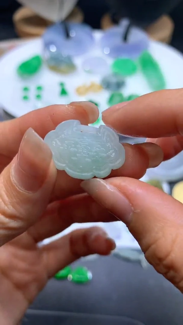 【闪购商品】定制翡翠未镶嵌翡翠