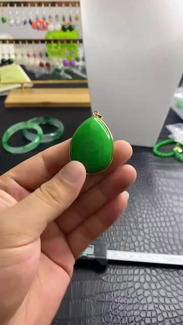 颈饰14K金镶嵌翡翠D119