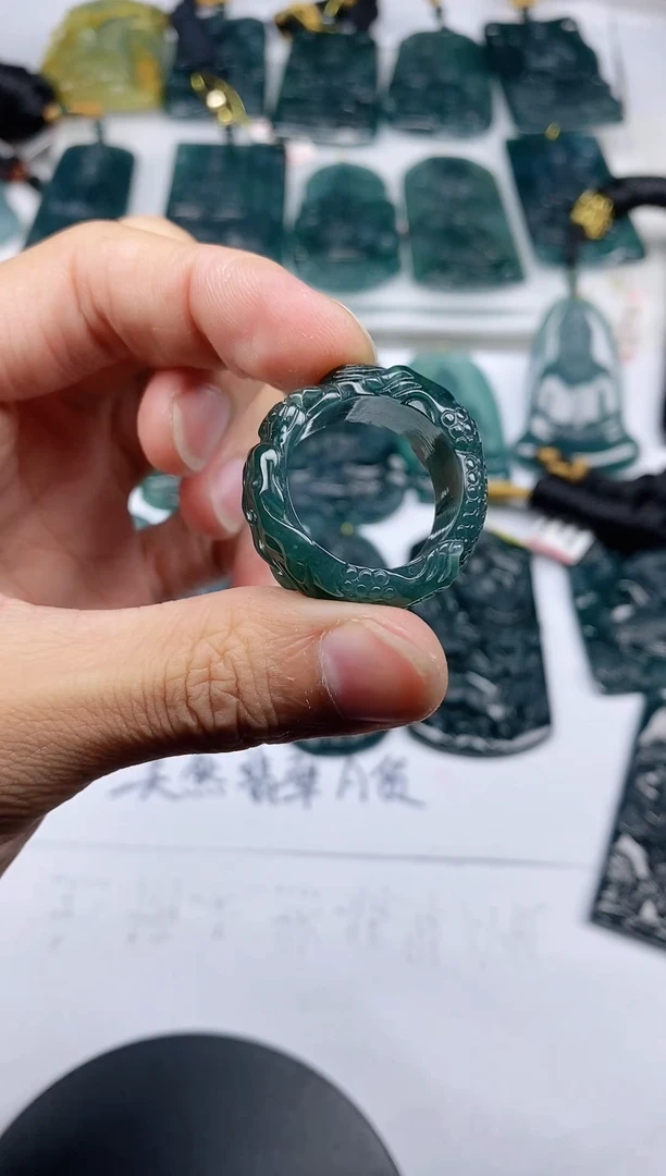 未镶嵌戒指翡翠