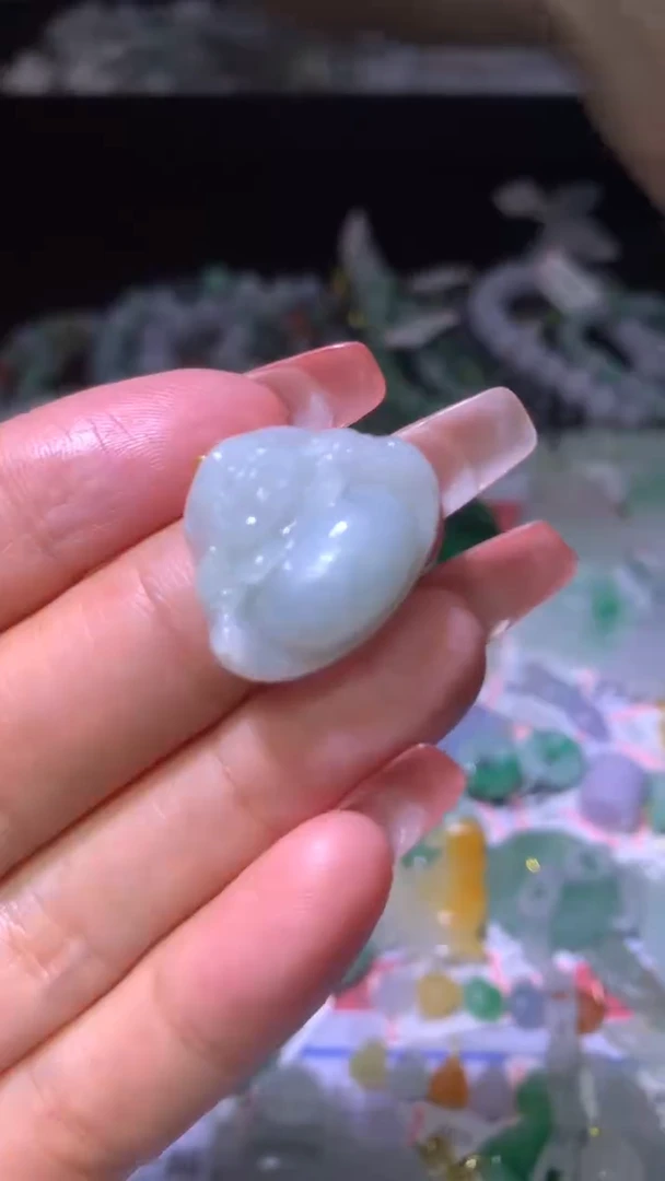 翡翠未镶嵌颈饰MXX021585