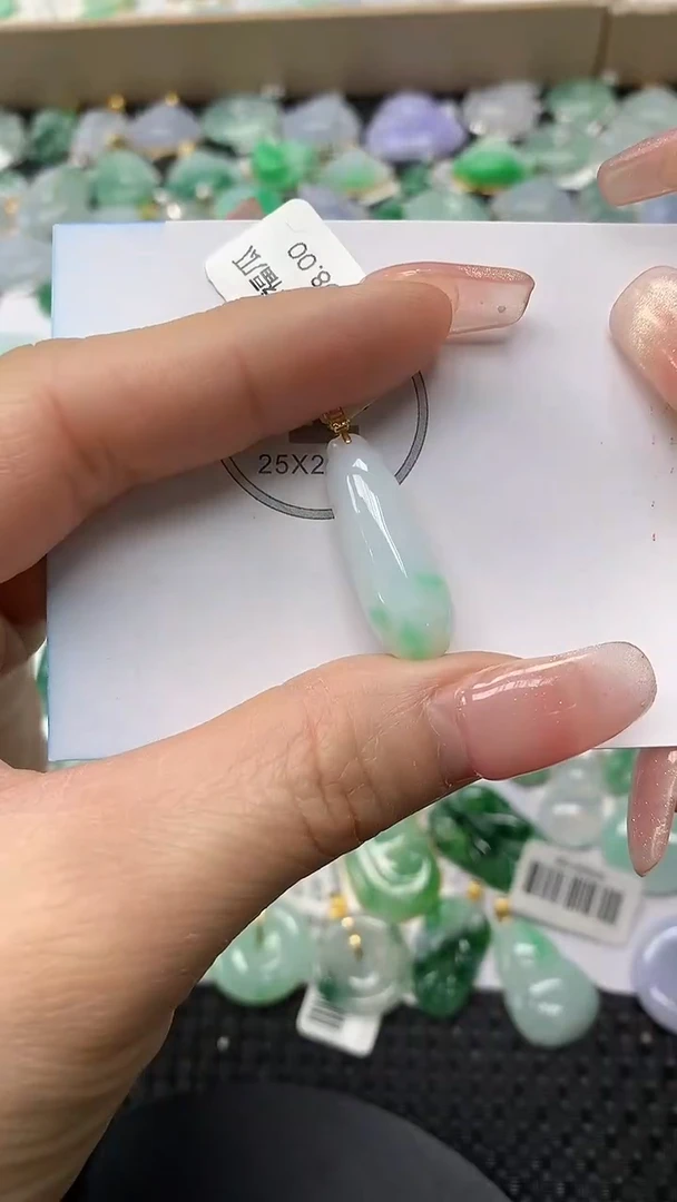 颈饰18K金镶嵌翡翠a货支持复检百元以上9元证书费自理