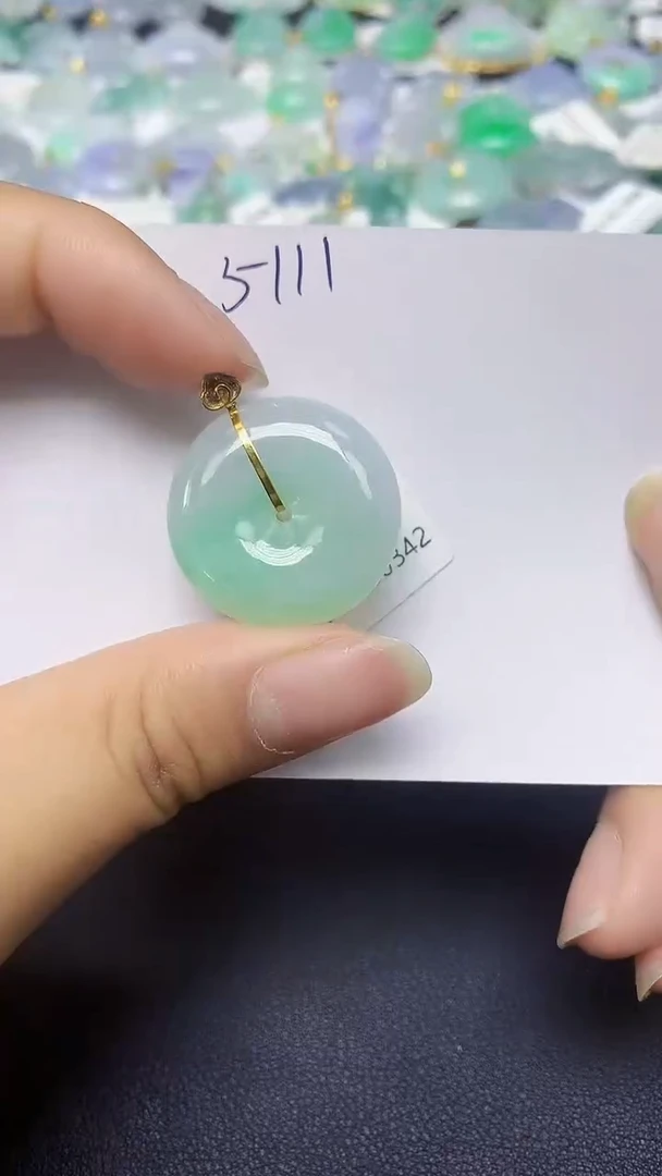 翡翠18K金镶嵌颈饰 天然缅甸翡翠A货