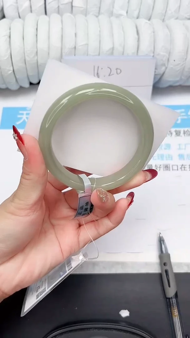 未镶嵌手镯石英质玉129-58.32DX
