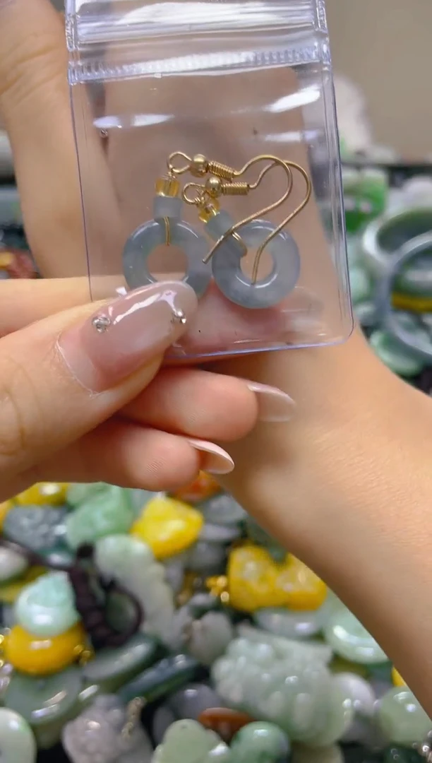 颈饰未镶嵌翡翠/S/翡翠A货，一件也是批发价