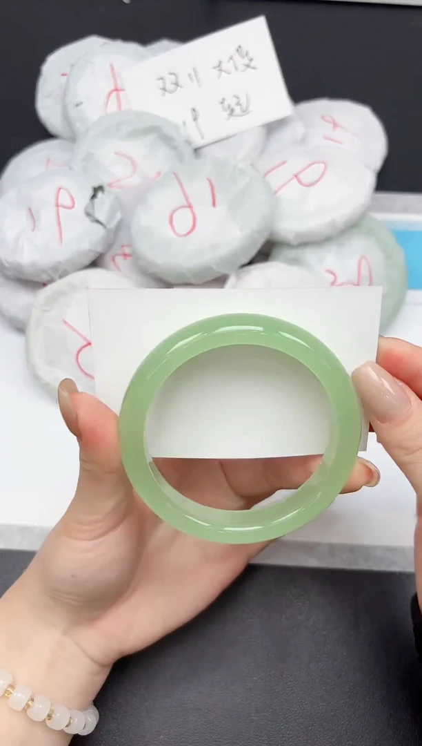 未镶嵌手镯石英质玉87/62.4