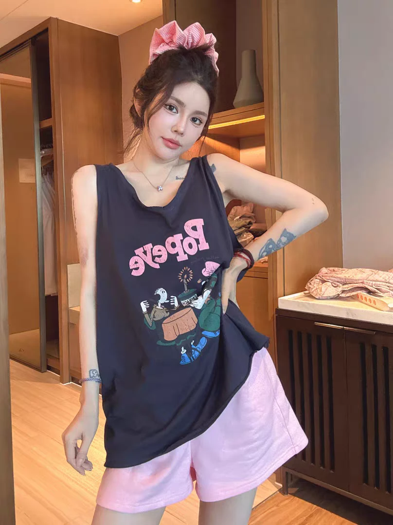 东room2025夏季新款趣味卡通动漫印花V领宽松百搭无袖背心上衣女