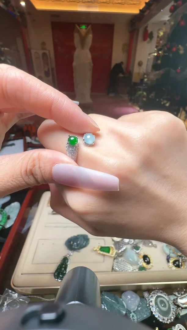 【闪购商品】翡翠吊坠(不含链)未镶嵌翡翠